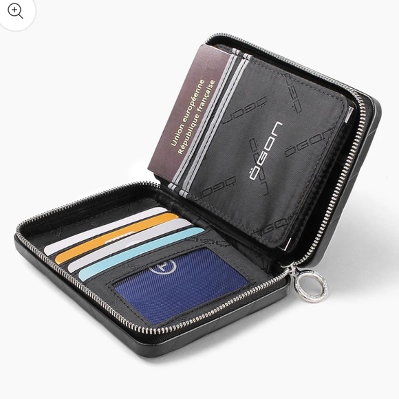 ÖGON DESIGN COMPAGNON passport travel wallet in Rose Gold - Picture 2 of 3